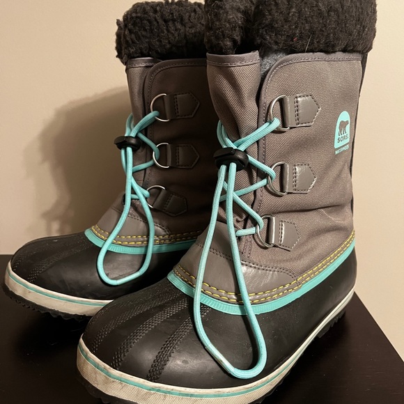 Sorel Snowboots - Picture 2 of 5